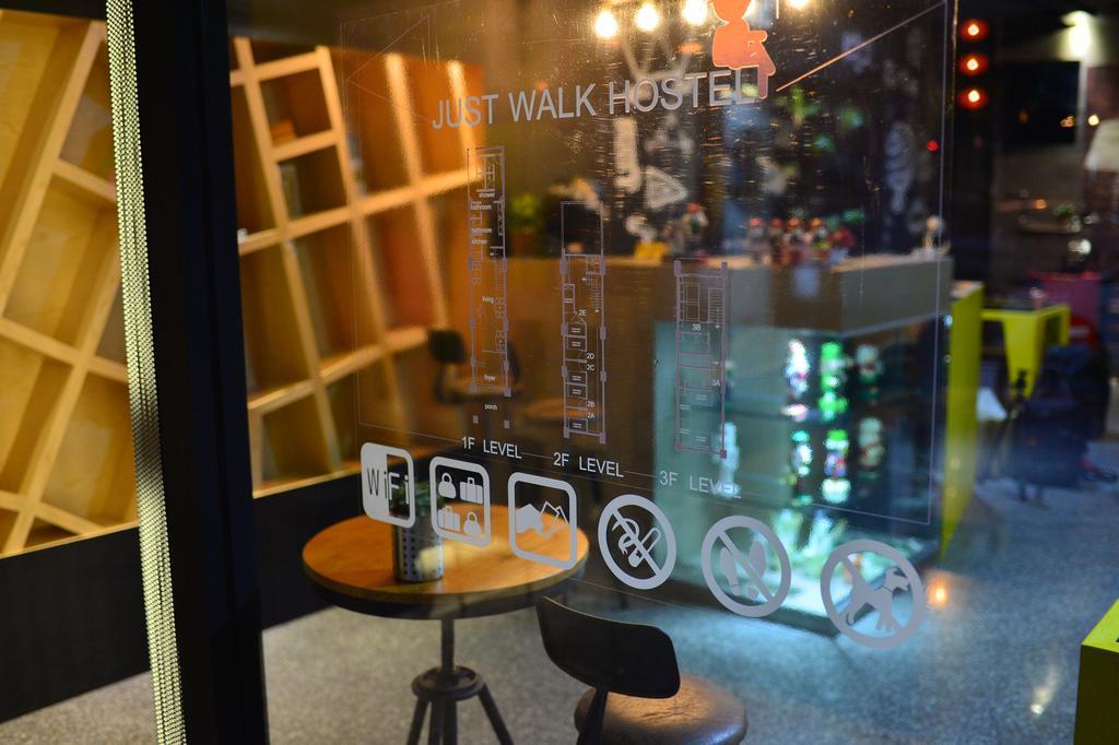 Just Walk Backpacker Hostel Hualien Exterior foto
